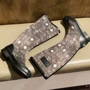 WOMANS UGG AUSTRALIA RAINBOOTS